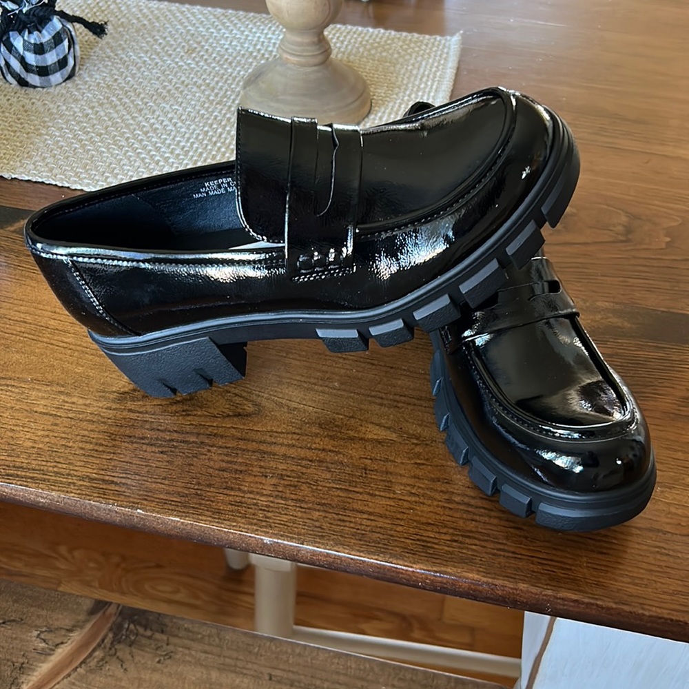 Hey girl loafers size 11! Brand new